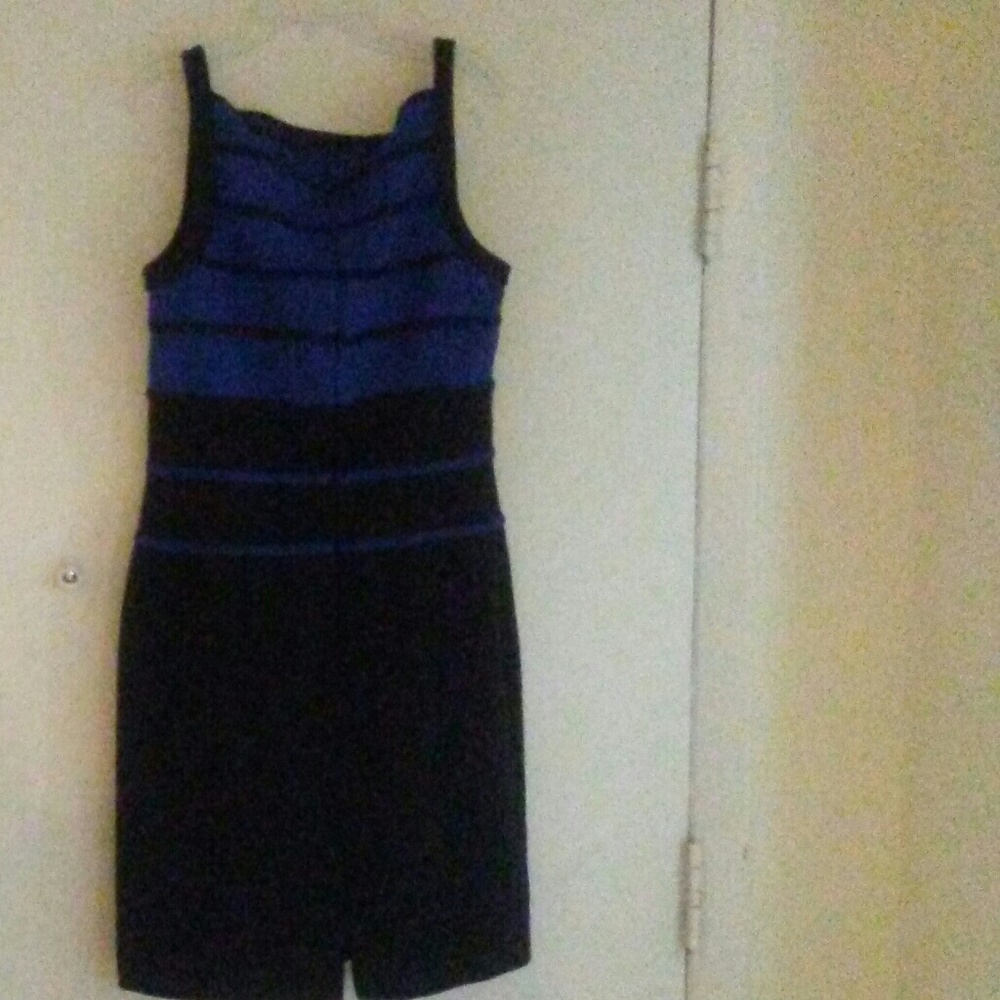 Dress - Picture 2 of 4